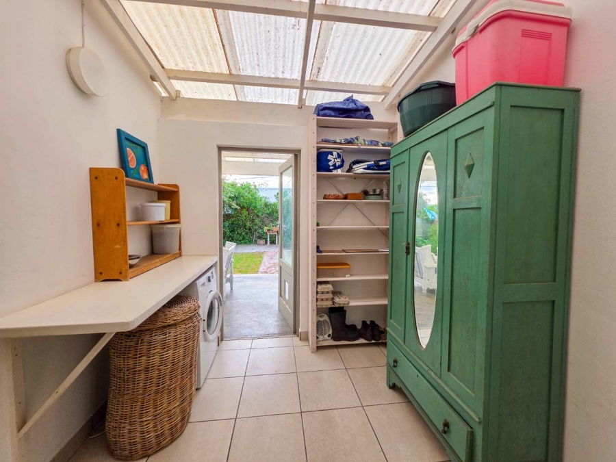 5 Bedroom Property for Sale in Stilbaai Wes Western Cape